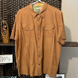 ASCEND Men’s Short Sleeve Shirt Button Down front Size XL Rust Burnt orange